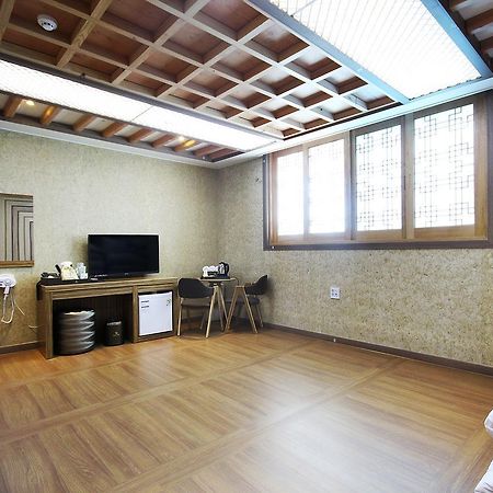 Jeonju Hanok Hotel Kung Zewnętrze zdjęcie