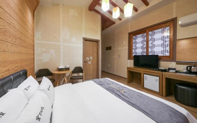 Jeonju Hanok Hotel Kung Zewnętrze zdjęcie