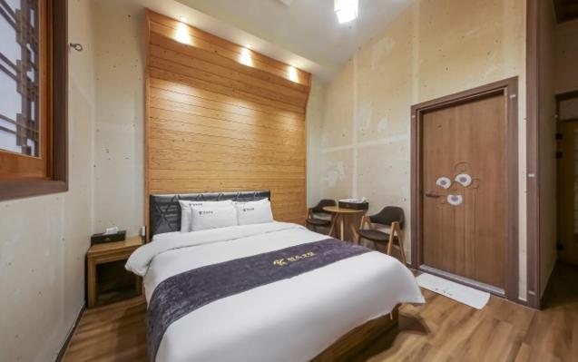 Jeonju Hanok Hotel Kung Zewnętrze zdjęcie